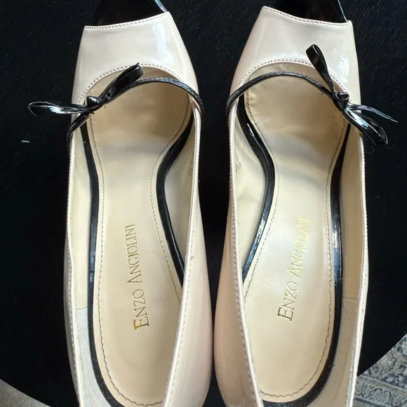 Elegant Cream and Black Peep-Toe Heels - Picture 9 of 13